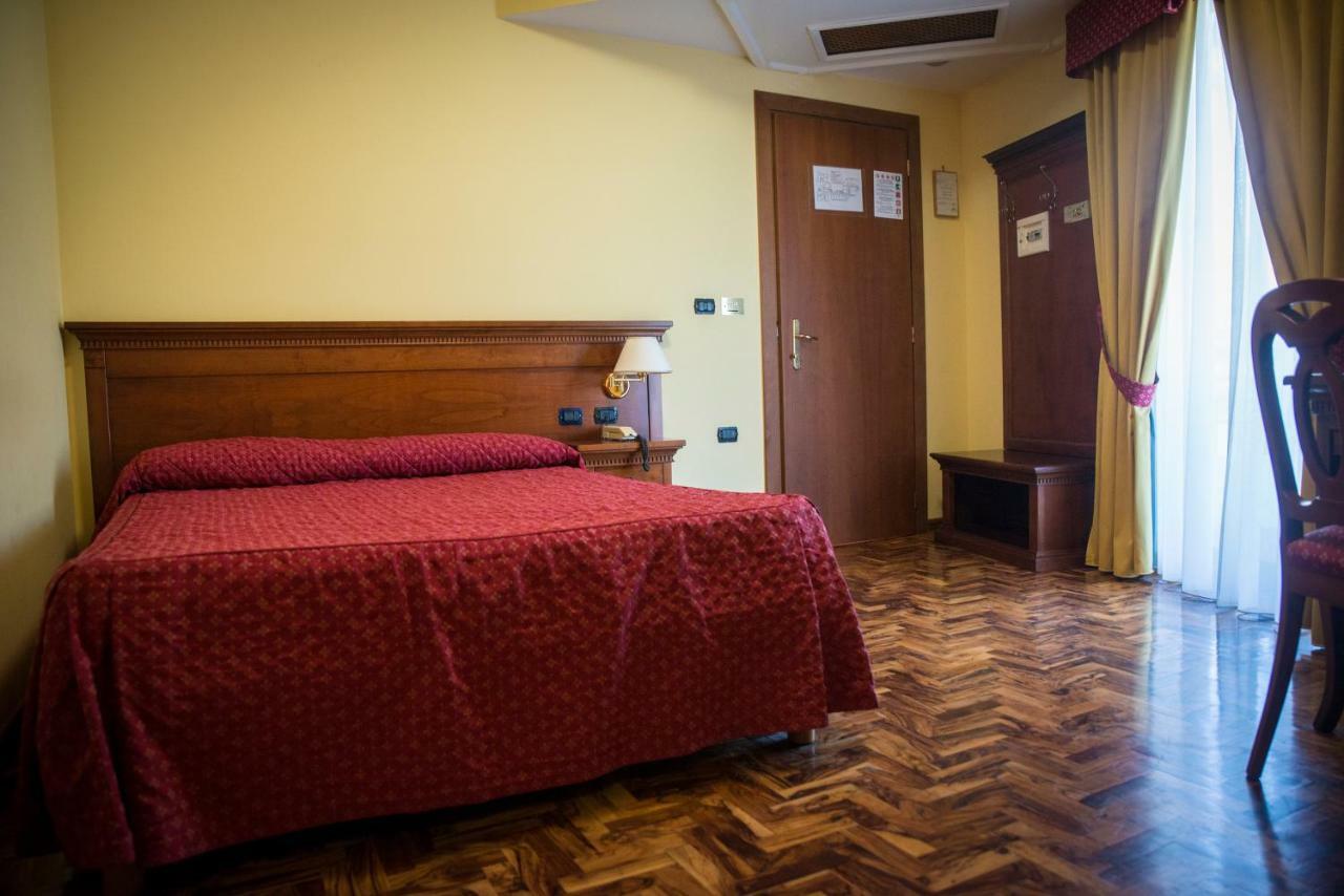 Albergo Ristorante Uliveto Veroli Kültér fotó